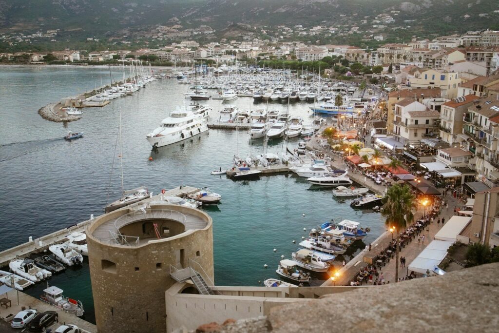 a city with many boats in it